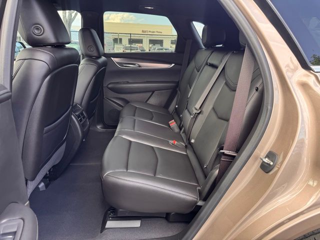 Vehicle image 24 of 25