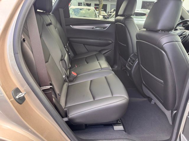 Vehicle image 20 of 25