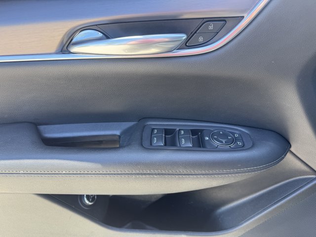 Vehicle image 11 of 34