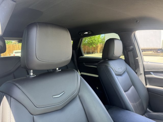 Vehicle image 23 of 34