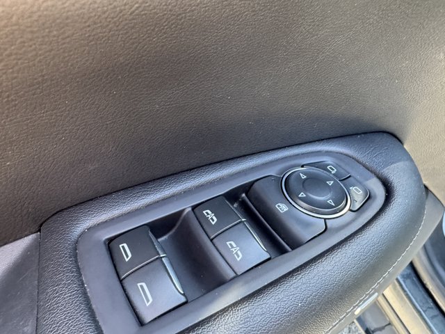 Vehicle image 12 of 34