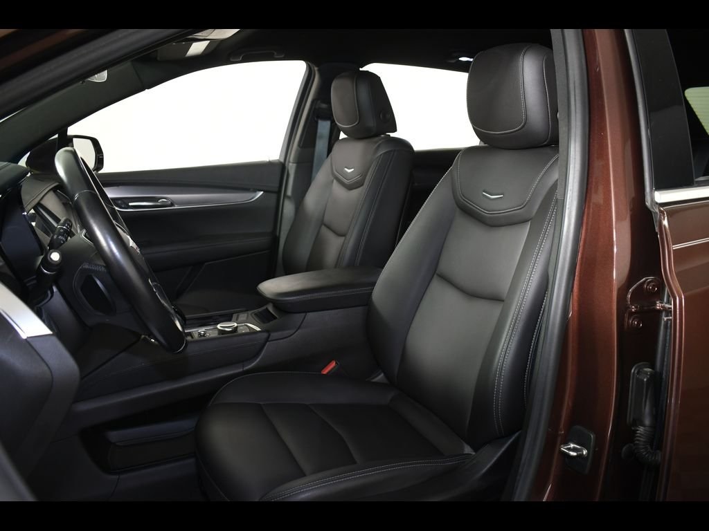 Vehicle image 21 of 27