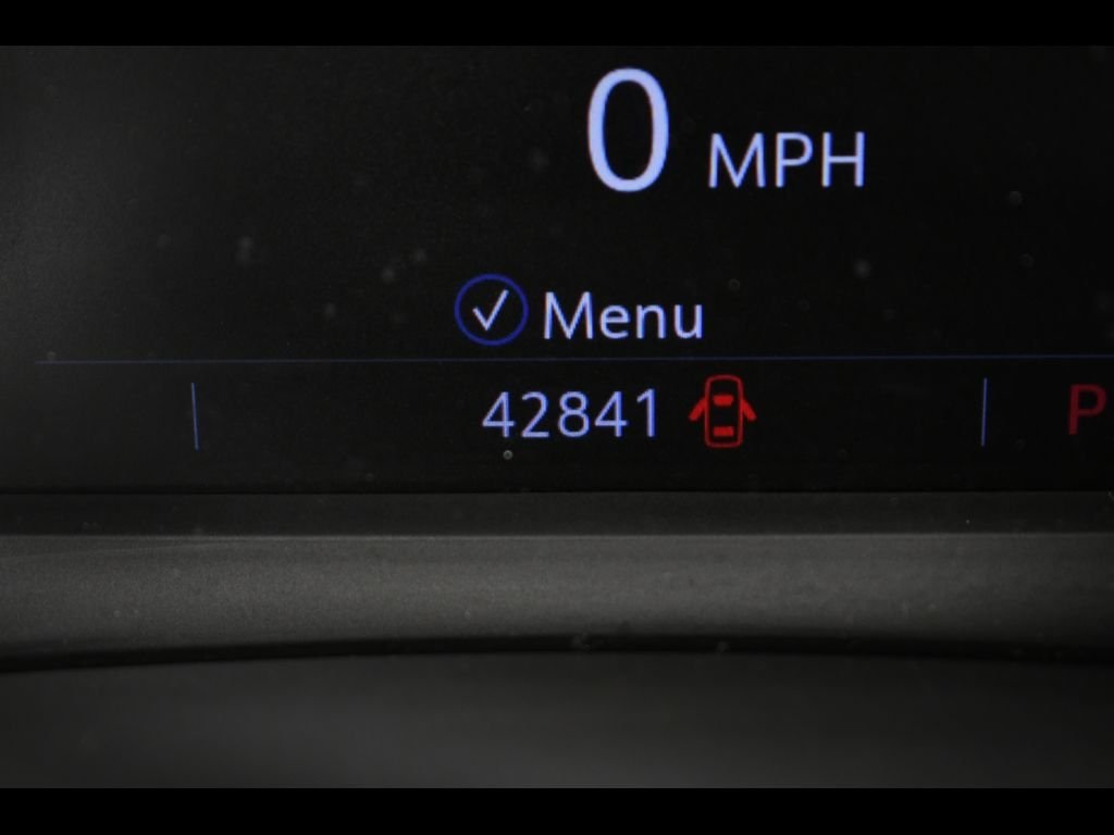 Vehicle image 23 of 27