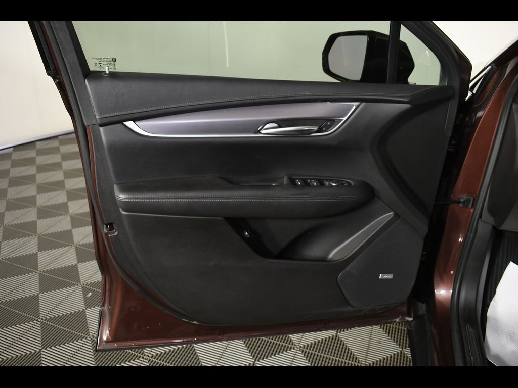 Vehicle image 20 of 27