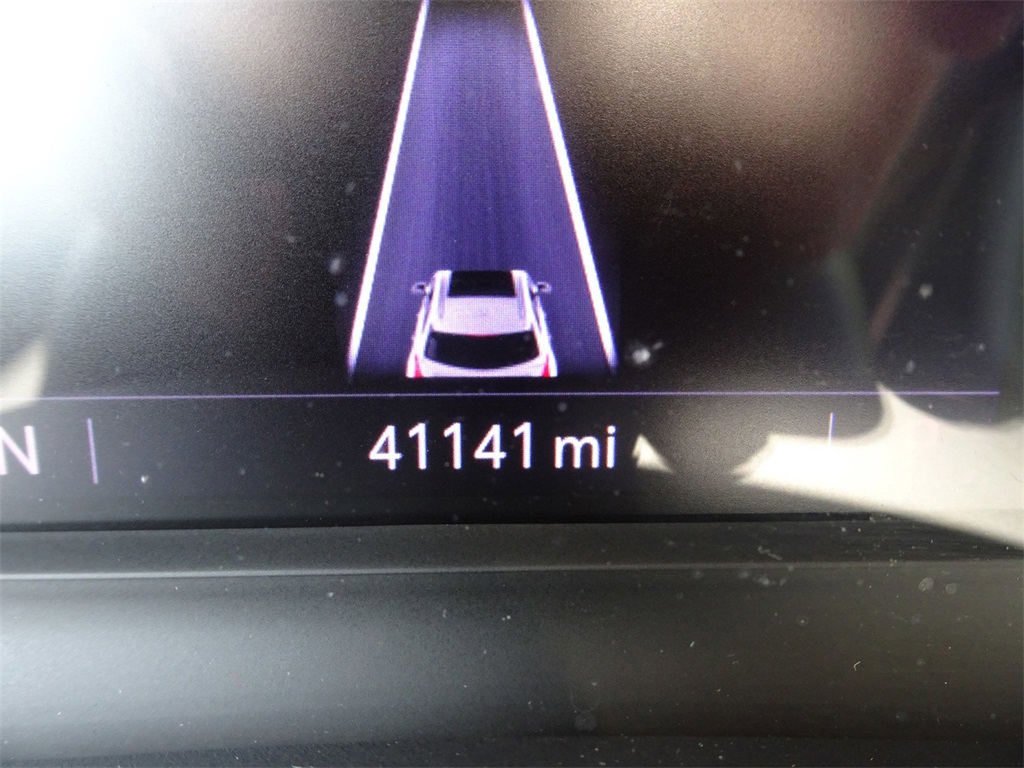 Vehicle image 20 of 22