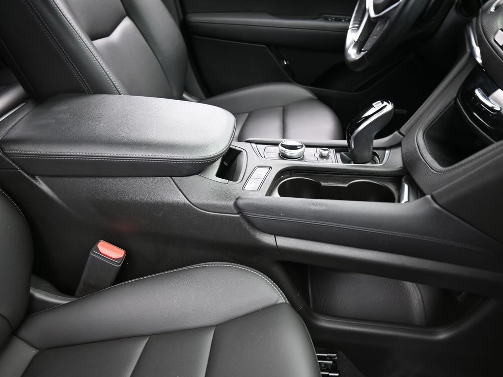 Vehicle image 70 of 71