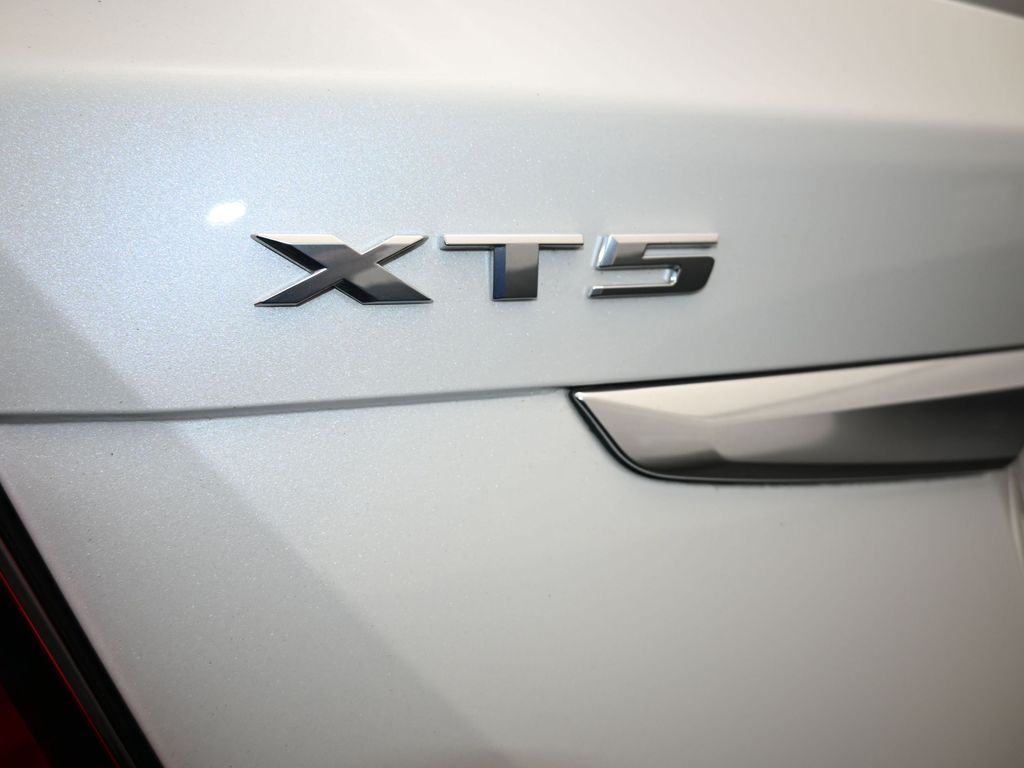Vehicle image 63 of 71