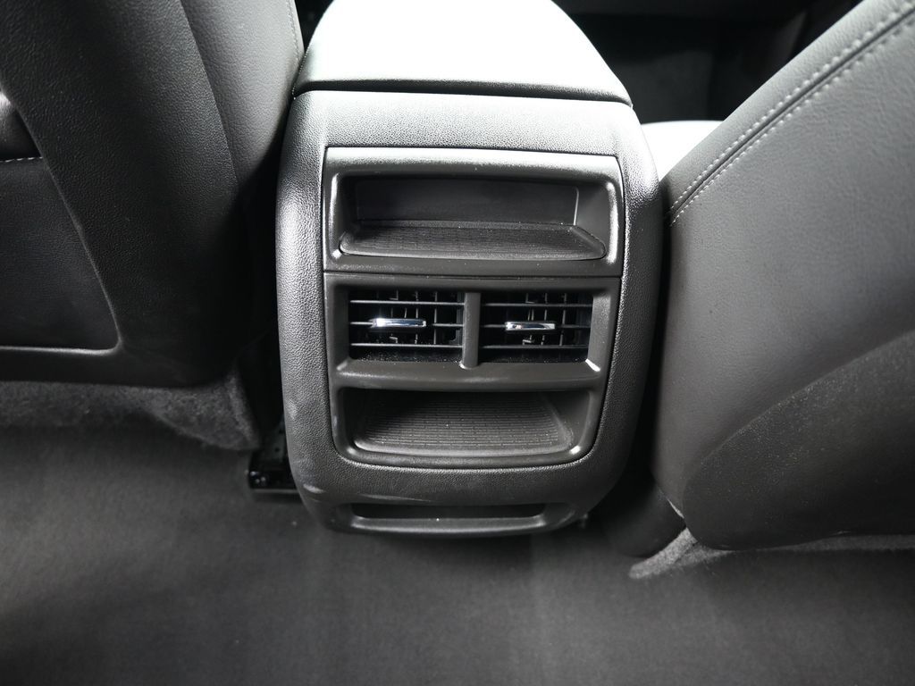 Vehicle image 59 of 71