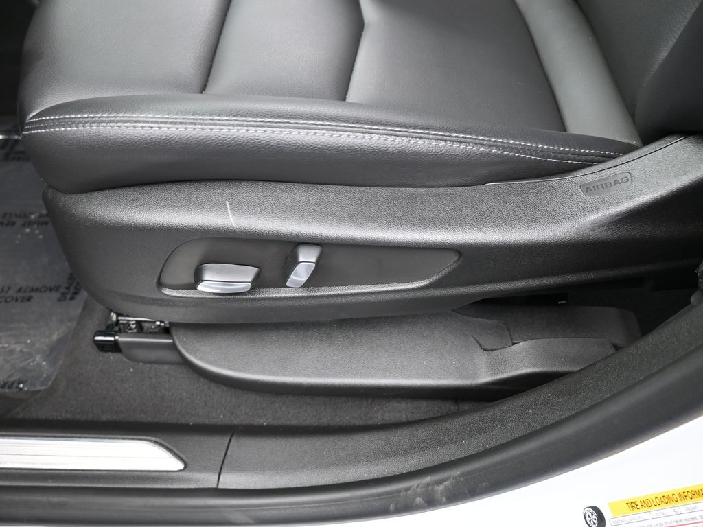 Vehicle image 38 of 71