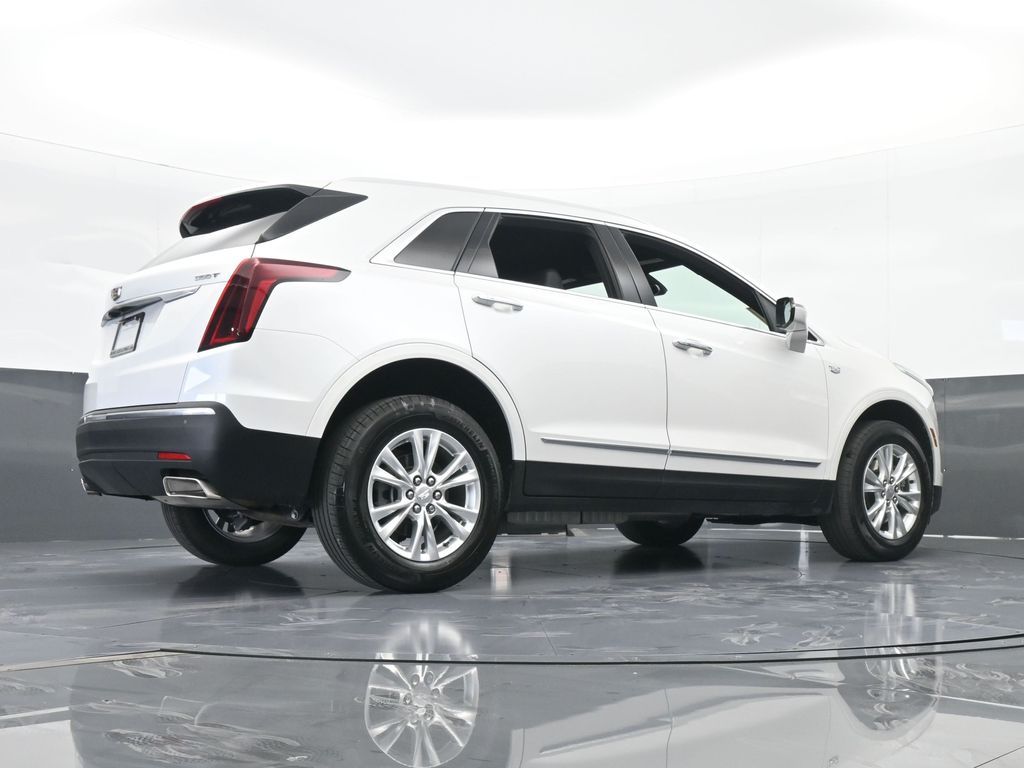 Vehicle image 21 of 71