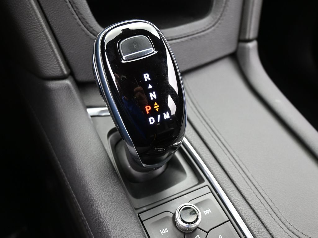 Vehicle image 48 of 71