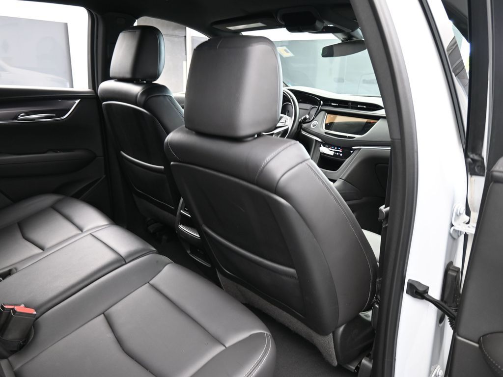Vehicle image 67 of 71