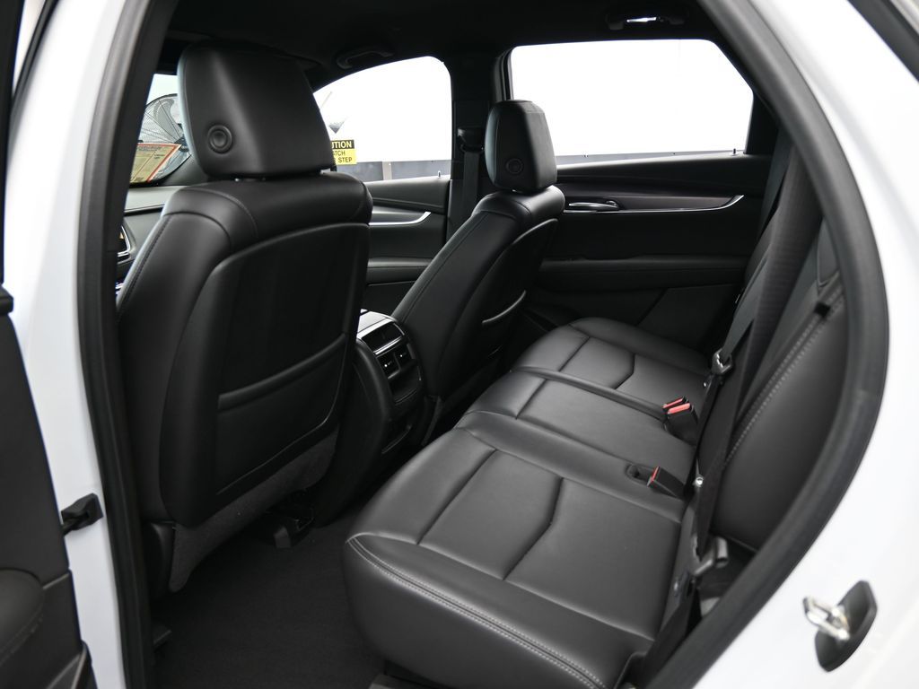 Vehicle image 57 of 71