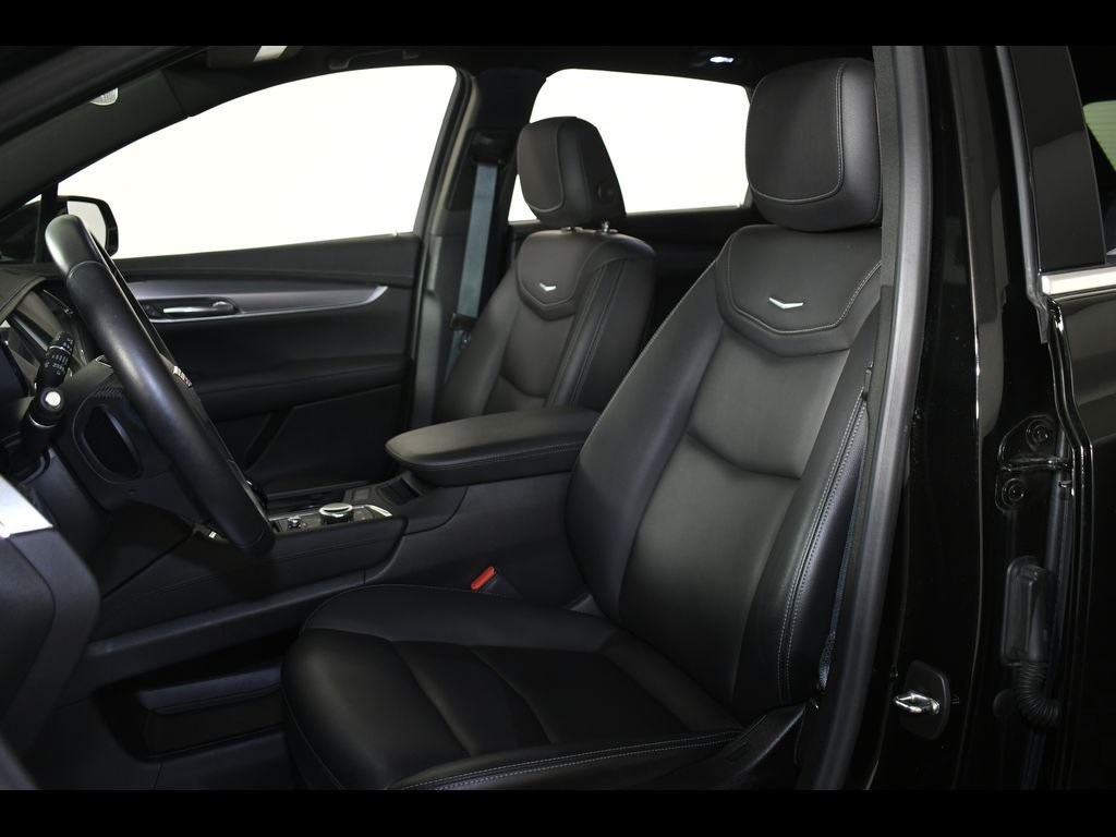 Vehicle image 20 of 27