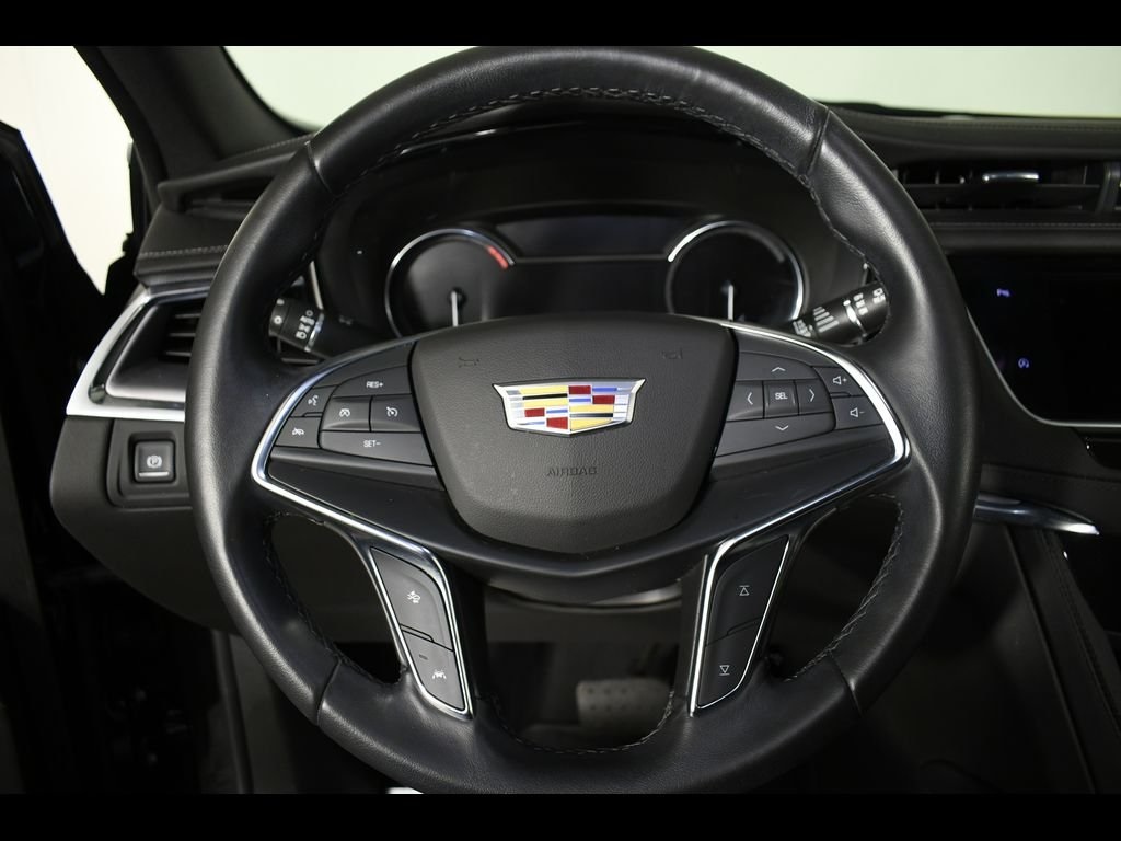 Vehicle image 21 of 27