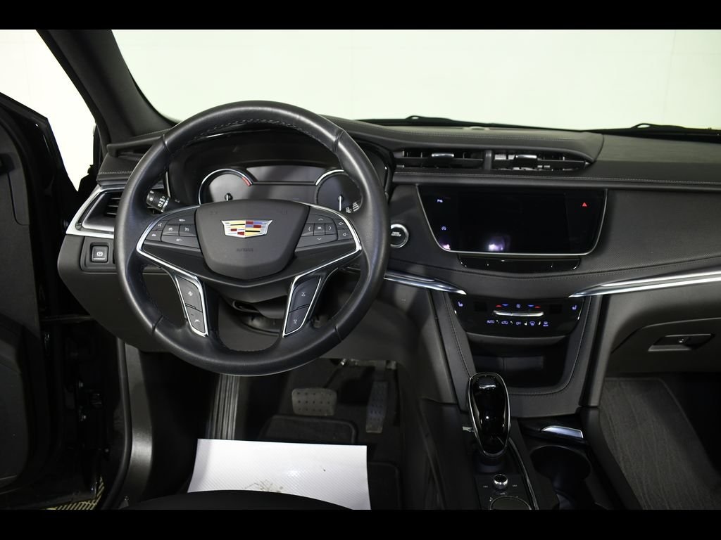 Vehicle image 13 of 27