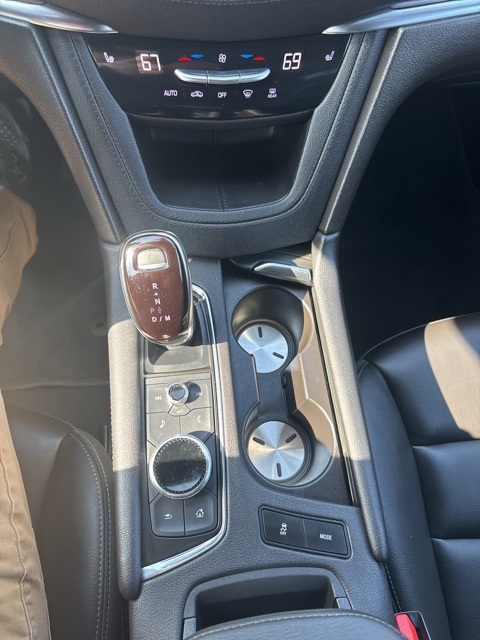 Vehicle image 27 of 35