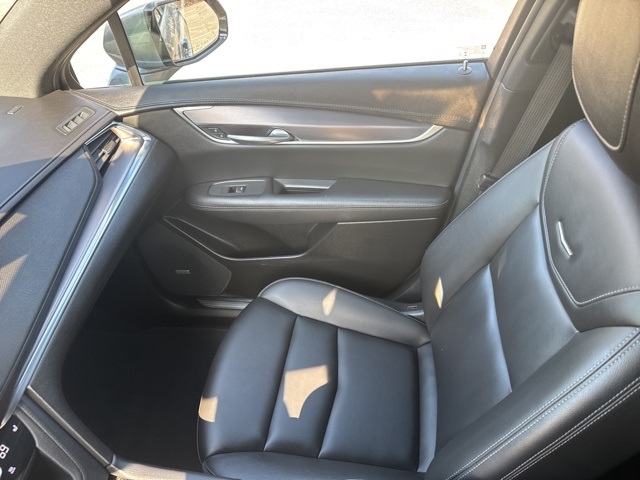 Vehicle image 29 of 35