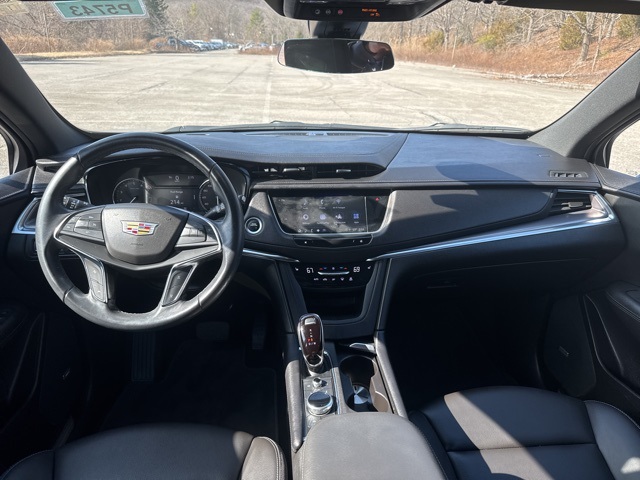 Vehicle image 33 of 35