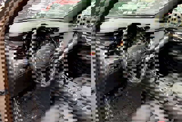 Vehicle image 14 of 31