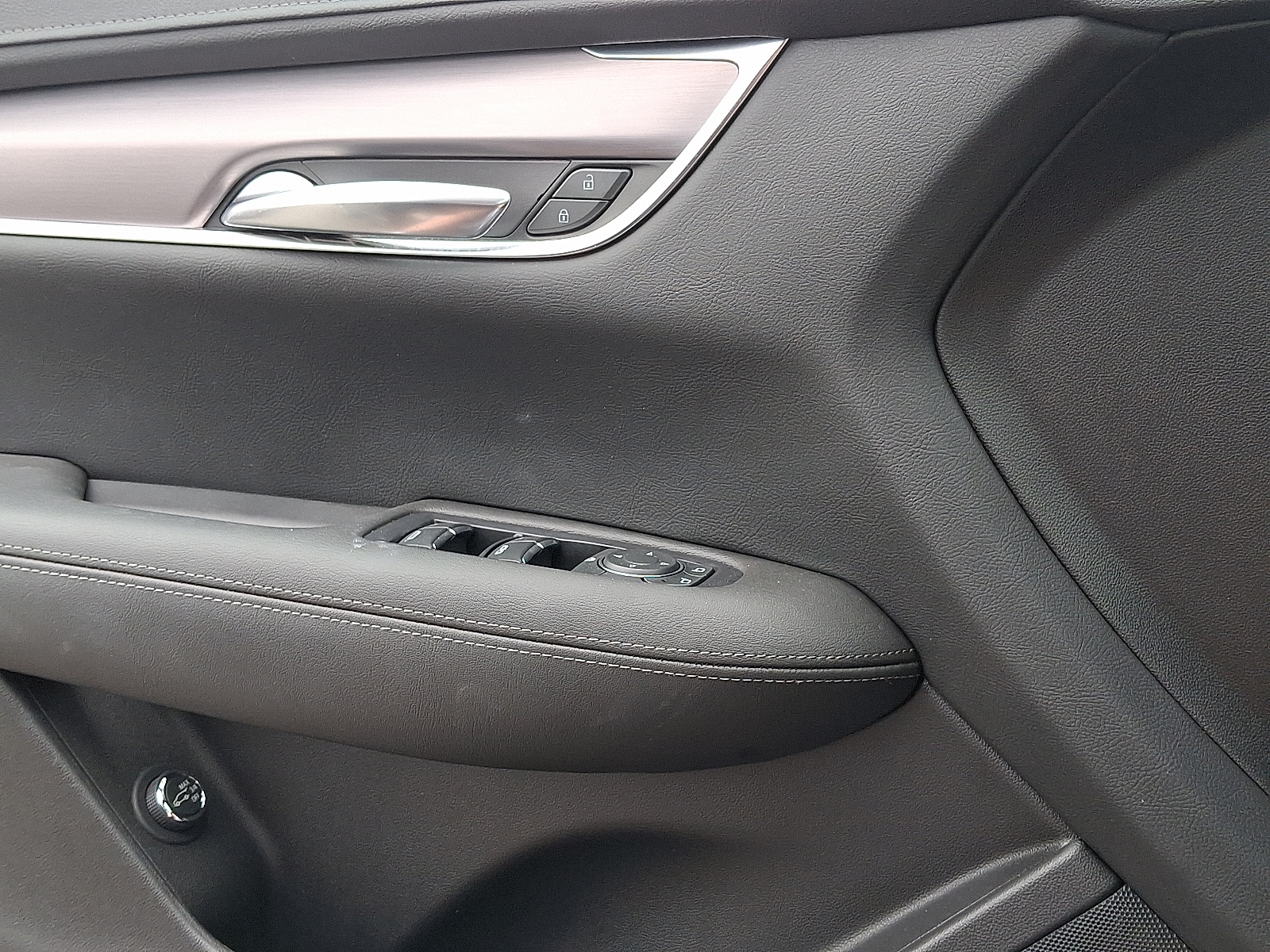 Vehicle image 15 of 30