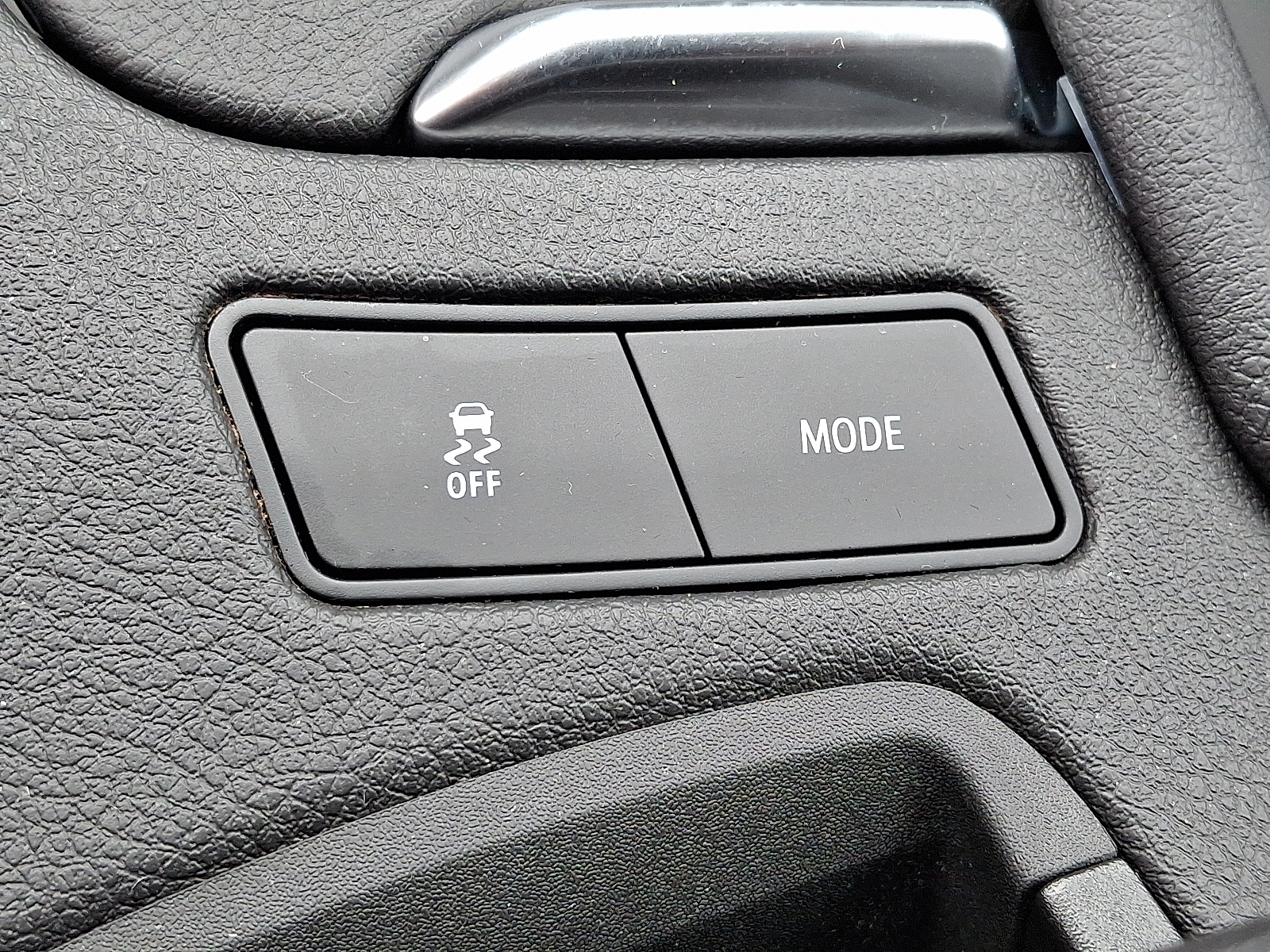 Vehicle image 17 of 30