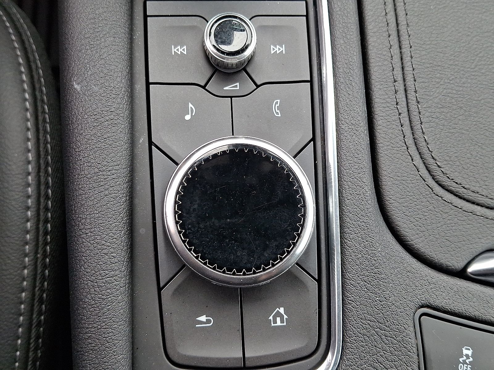 Vehicle image 16 of 30