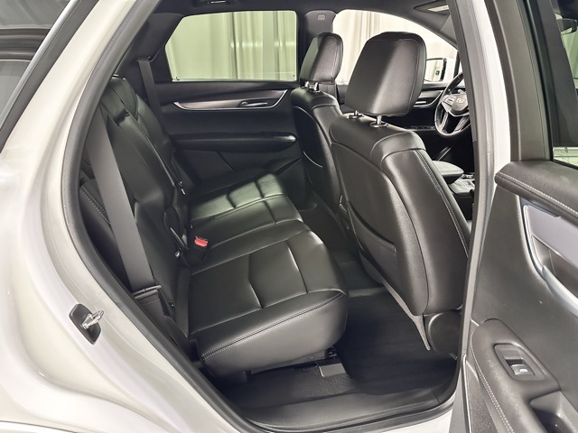 Vehicle image 8 of 29