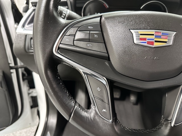 Vehicle image 17 of 29