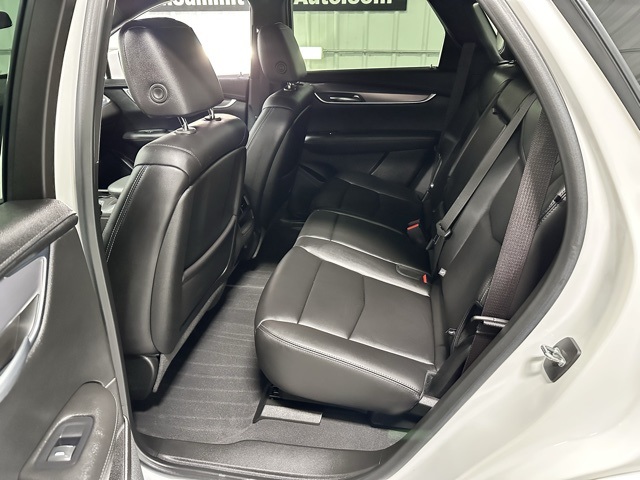 Vehicle image 11 of 29