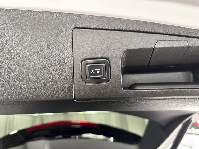 Vehicle image 10 of 29