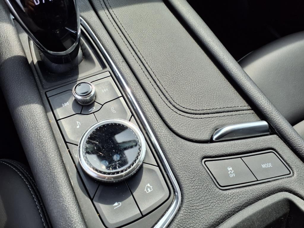 Vehicle image 28 of 31
