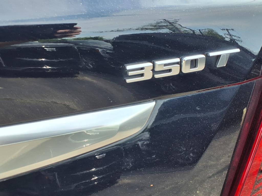 Vehicle image 12 of 31