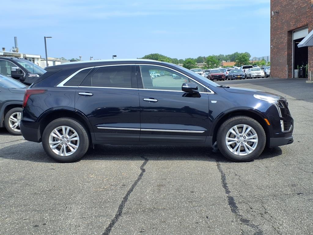 Vehicle image 4 of 31