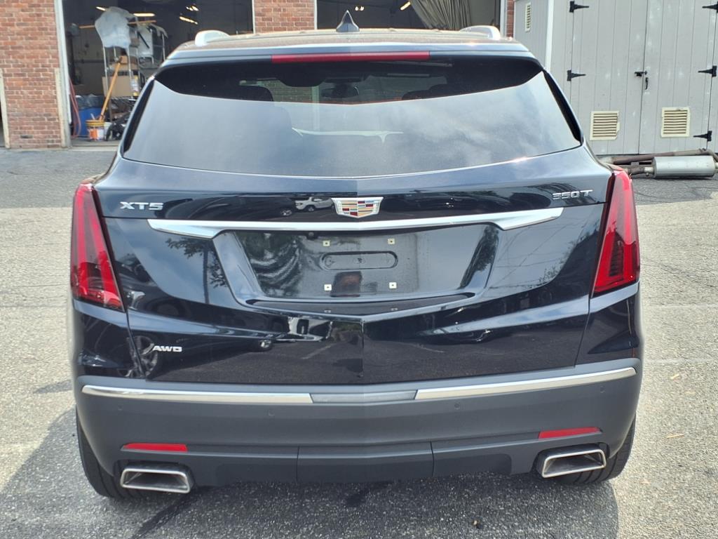 Vehicle image 8 of 31