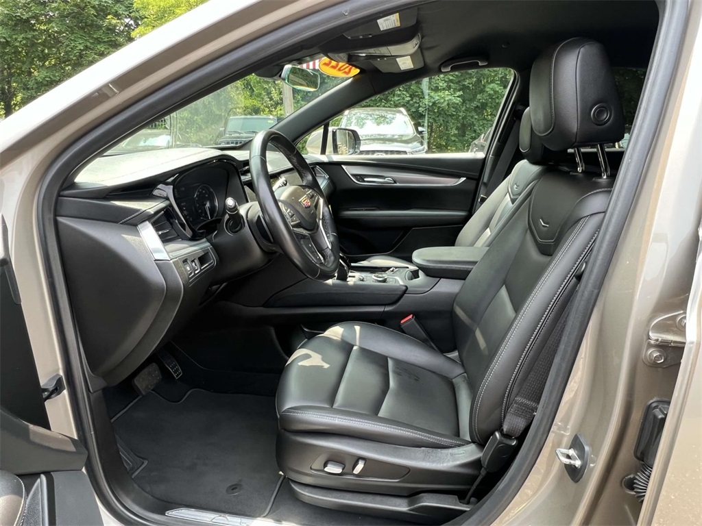 Vehicle image 16 of 41