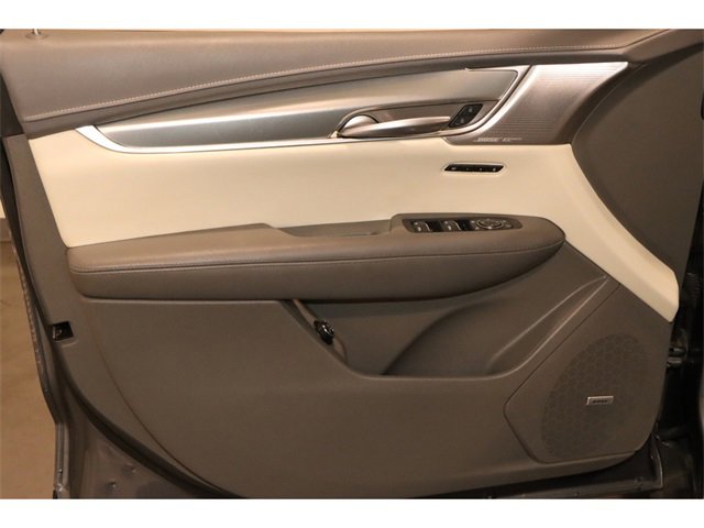 Vehicle image 22 of 31