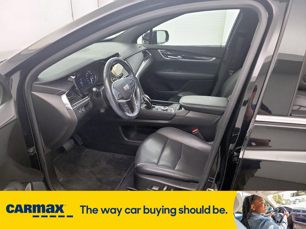 Vehicle image 13 of 27