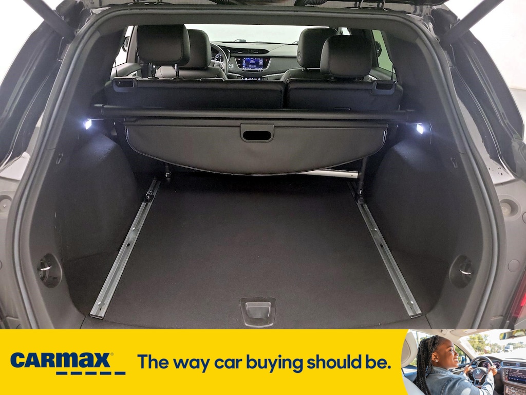 Vehicle image 25 of 27