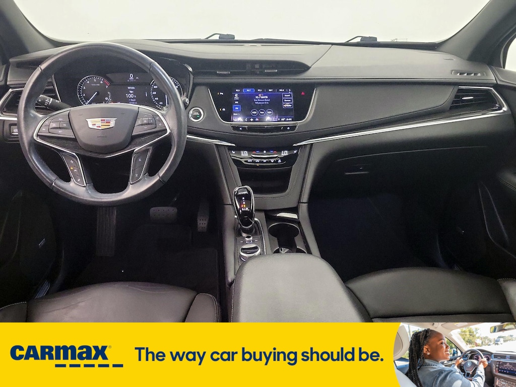 Vehicle image 10 of 27