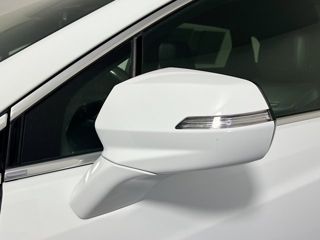 Vehicle image 10 of 31