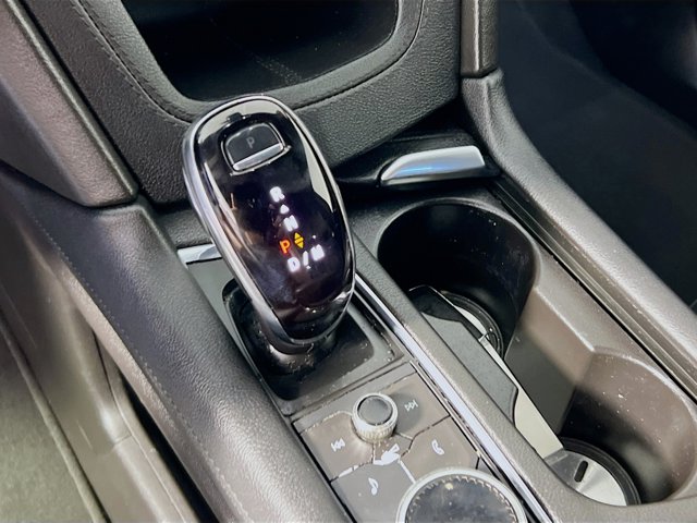 Vehicle image 21 of 31