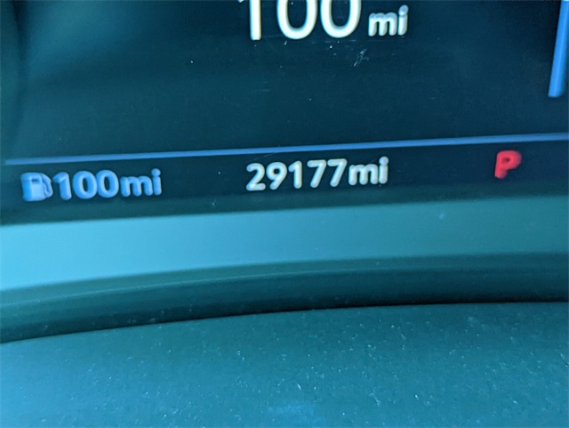 Vehicle image 17 of 28