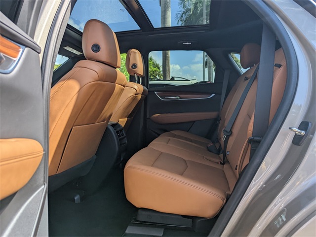 Vehicle image 9 of 28