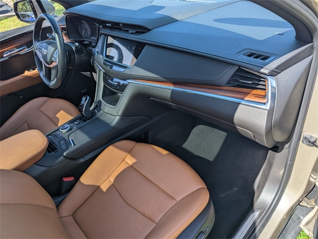 Vehicle image 14 of 28