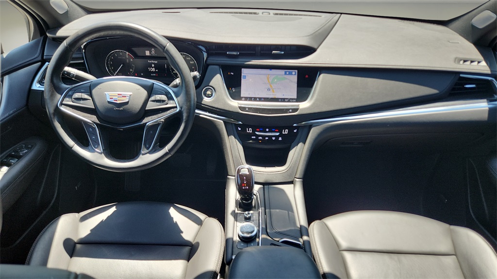 Vehicle image 26 of 32