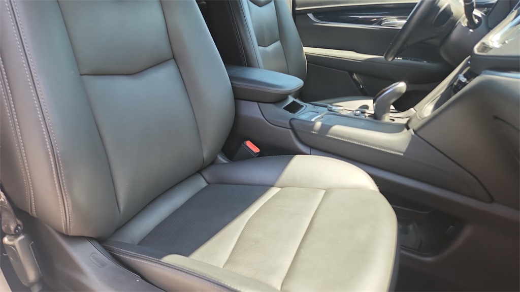 Vehicle image 31 of 32