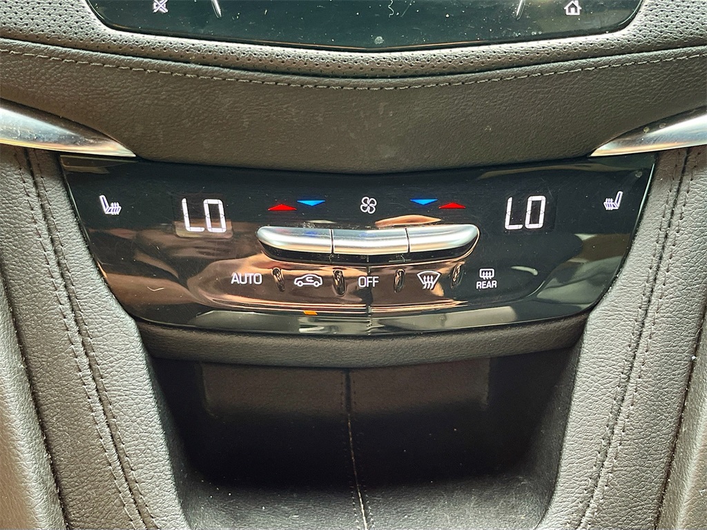 Vehicle image 15 of 32