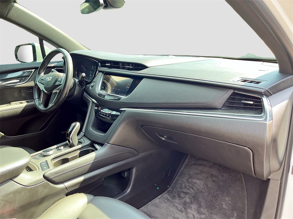 Vehicle image 29 of 32