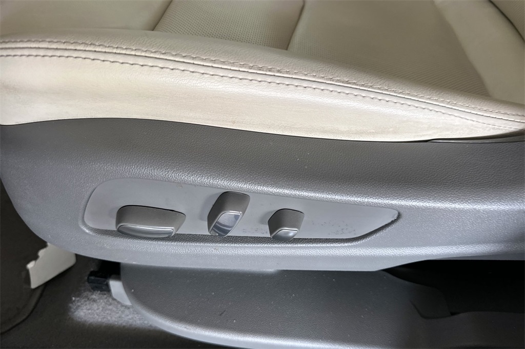 Vehicle image 34 of 34